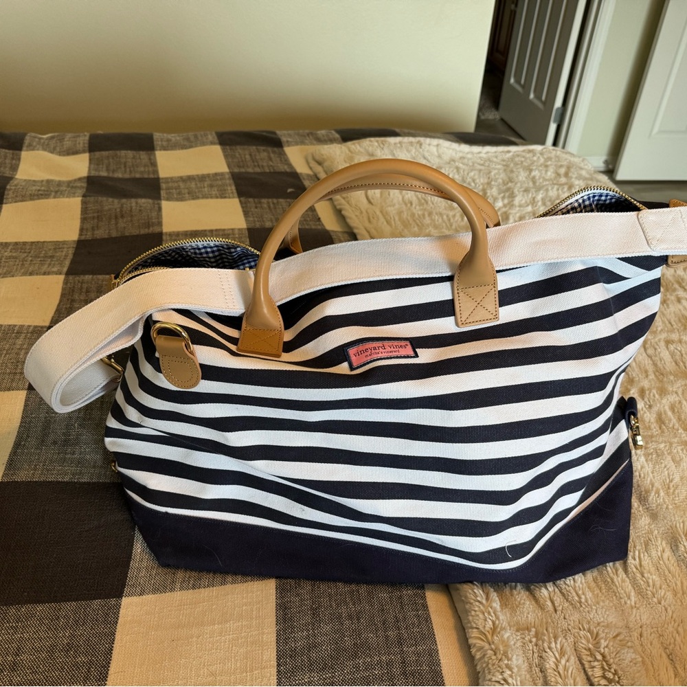 Vineyard Vines Medium Sized Duffel